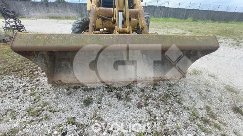 Ngarkues/Gërmues me Rrota  428 6TC09### - 3