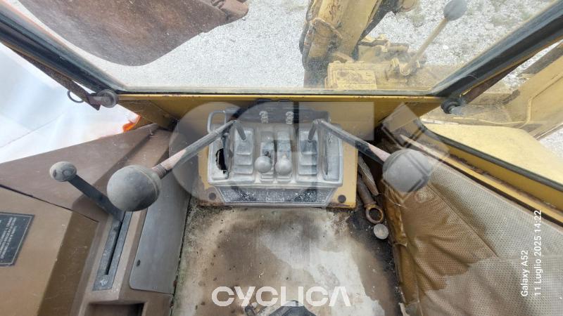 Ngarkues/Gërmues me Rrota  428 6TC09### - 9