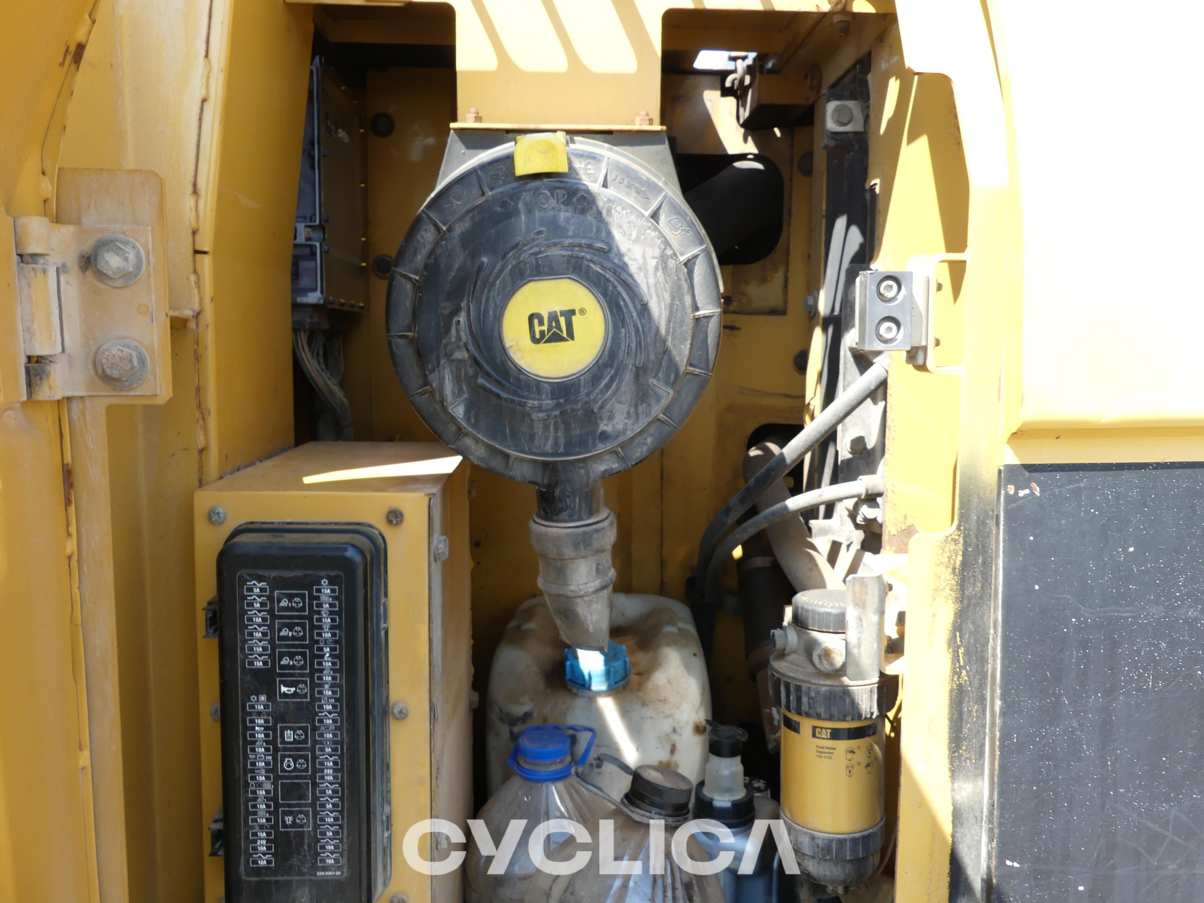 Bagri goseničarji  319C LN [KGL] KGL00286 - 7