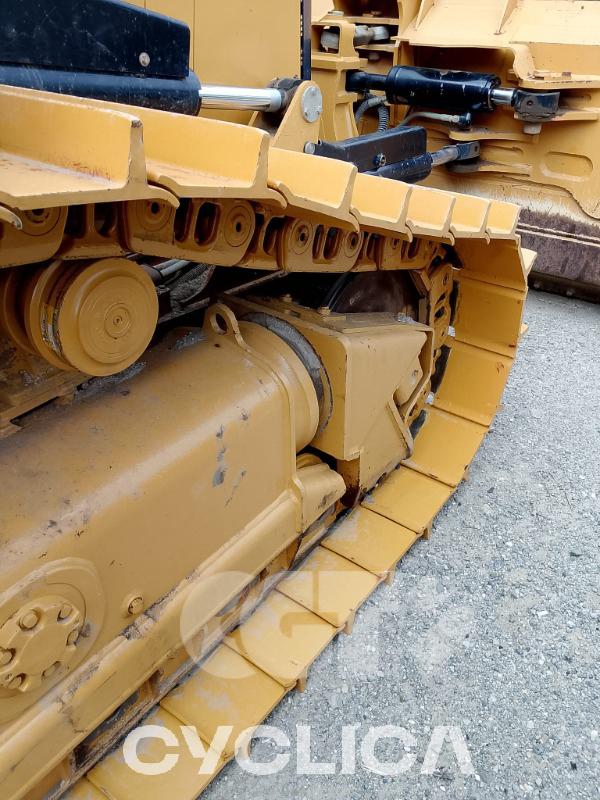 Булдожери и булдожери-гасеничари  D5 HL900302 - 13