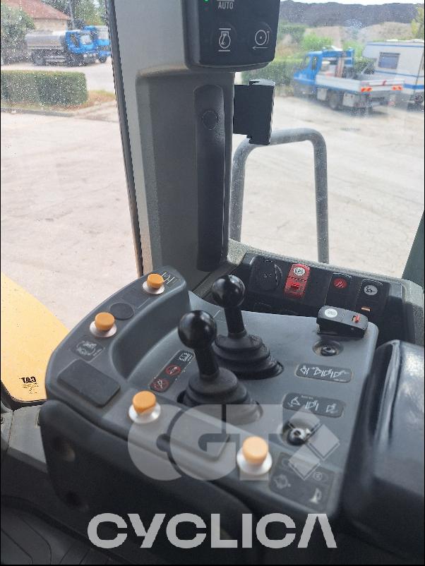 Pás Carregadoras de Rodas  966M XE FL200### - 11