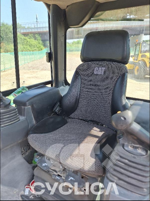 Bulldozers e tratores de rastos  D6K2-S4 DFR00### - 17