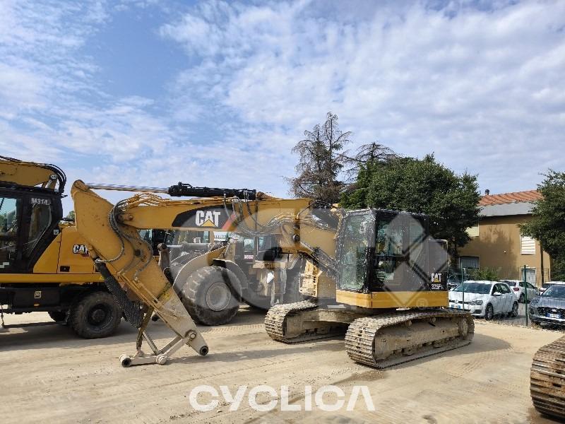 Escavadora de rastos  325F CR YCA00332 - 5