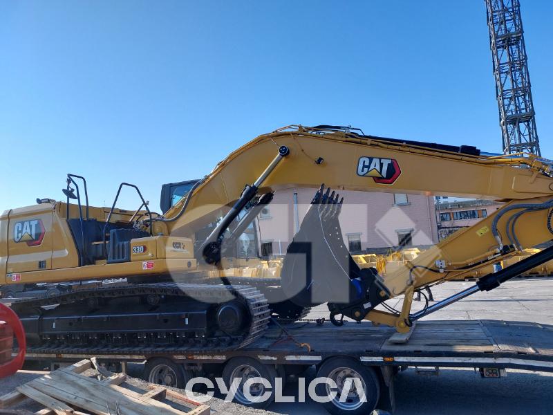 Bageri gusjeničari  330 NG XNB20373 - 2