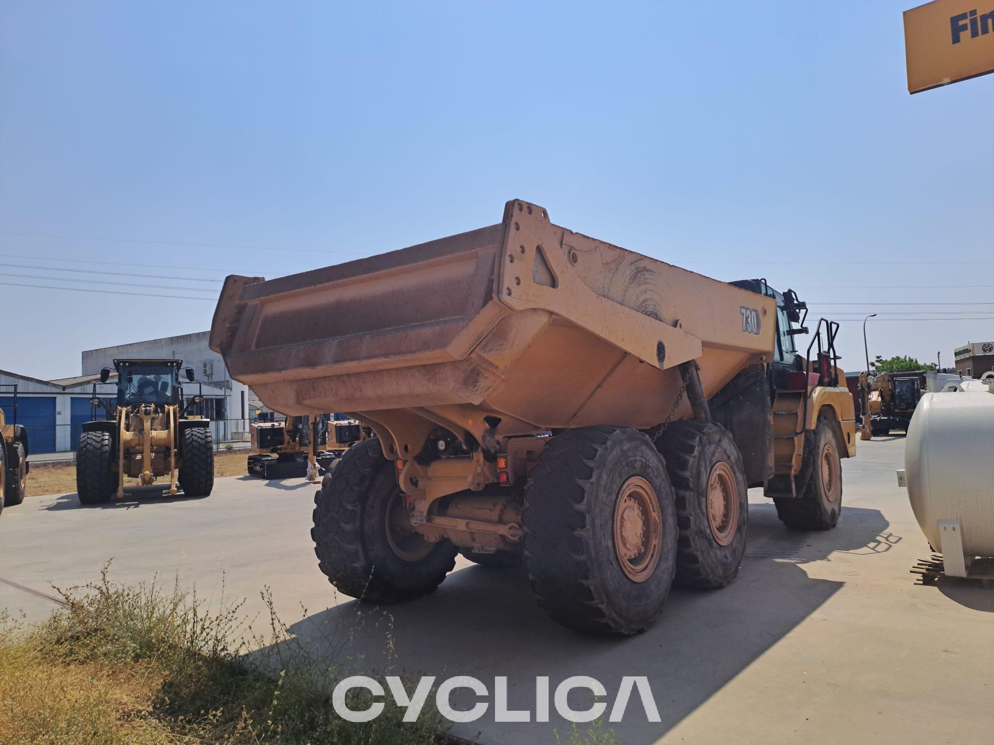 Kiperi i zglobni kamioni  730 3T301724 - 5