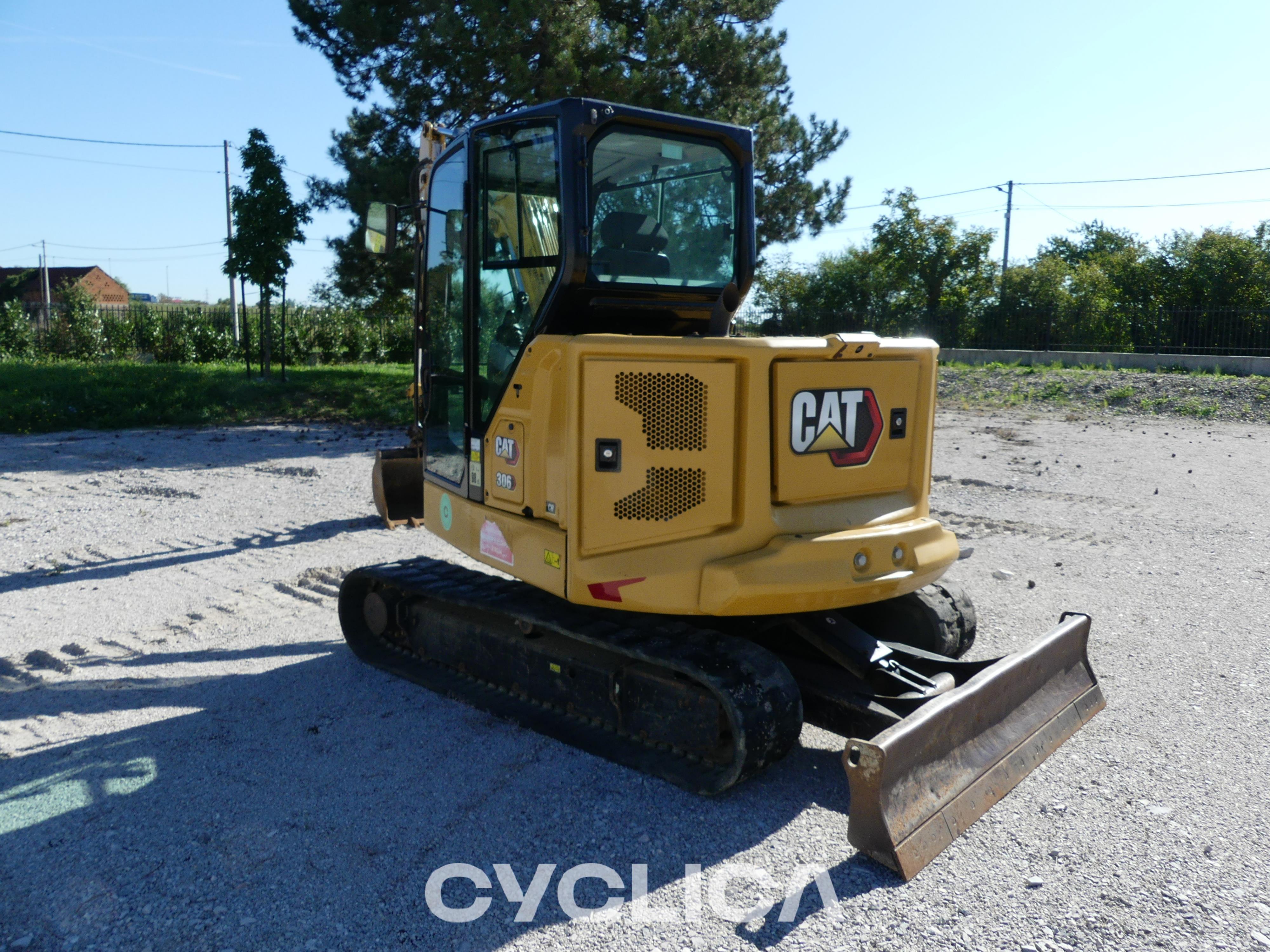 Bageri guseničari  306-07 CR [6G6] 6G600210 - 17