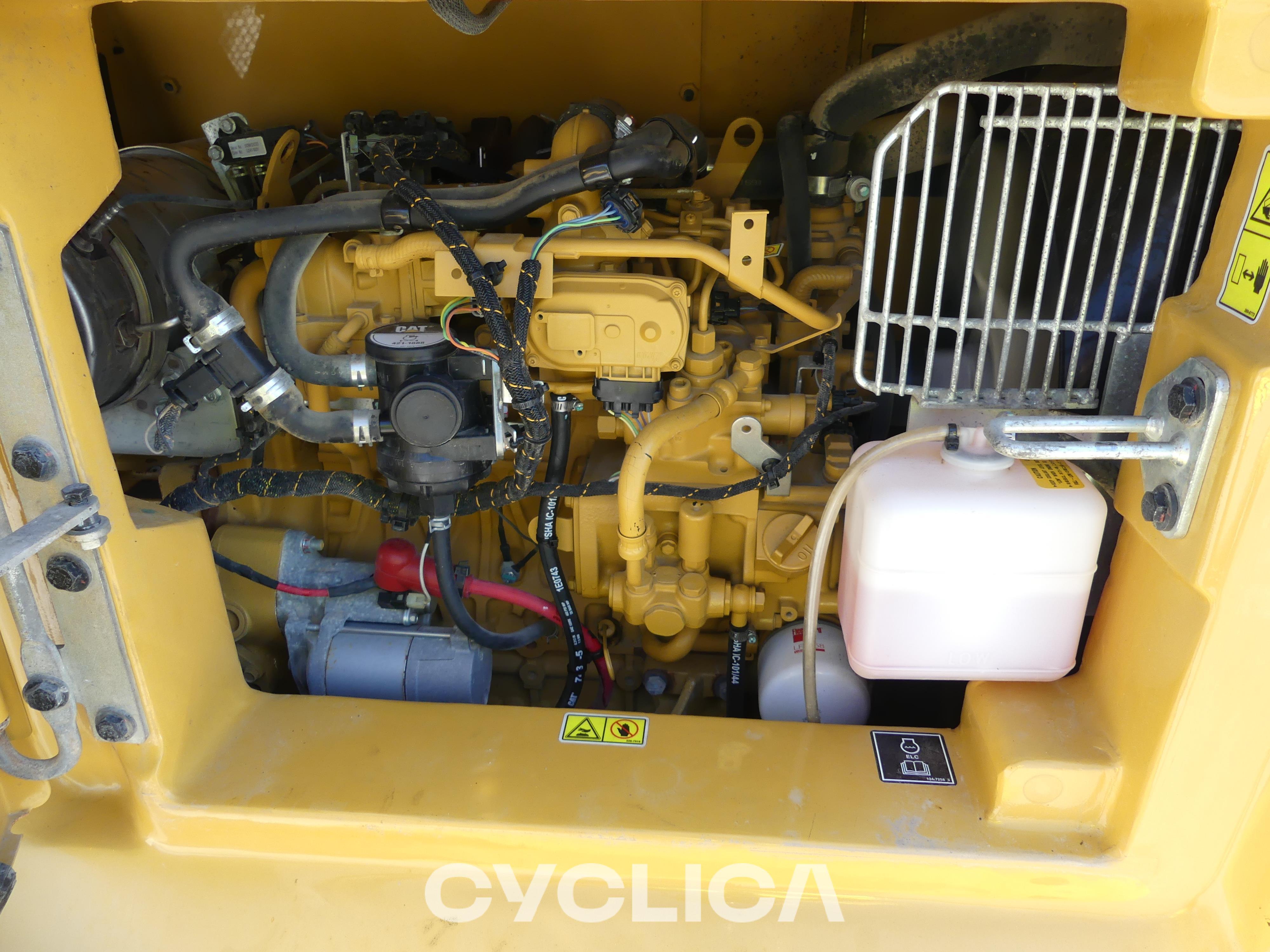 Bageri guseničari  306-07 CR [6G6] 6G600210 - 7