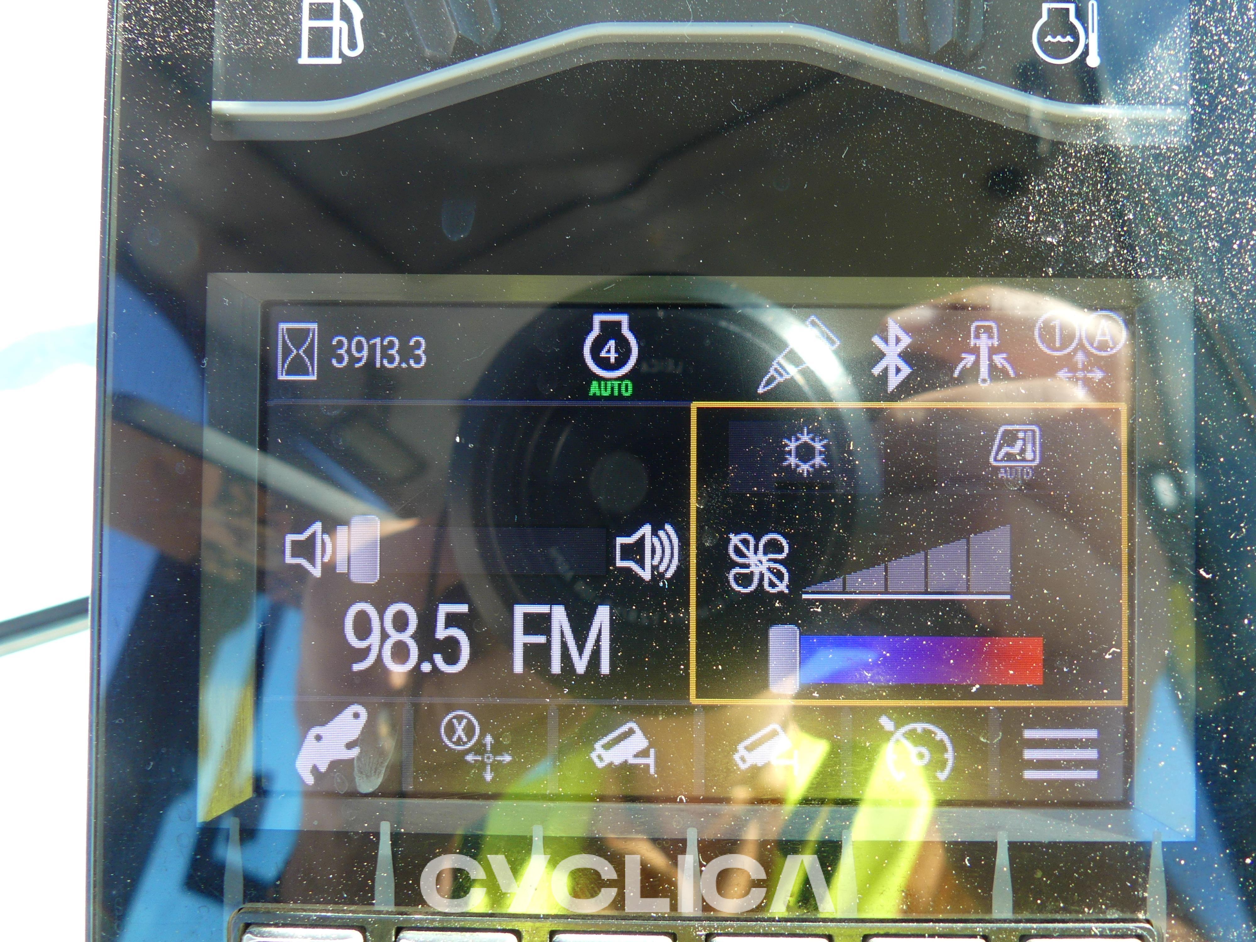 Bageri guseničari  306-07 CR [6G6] 6G600210 - 3