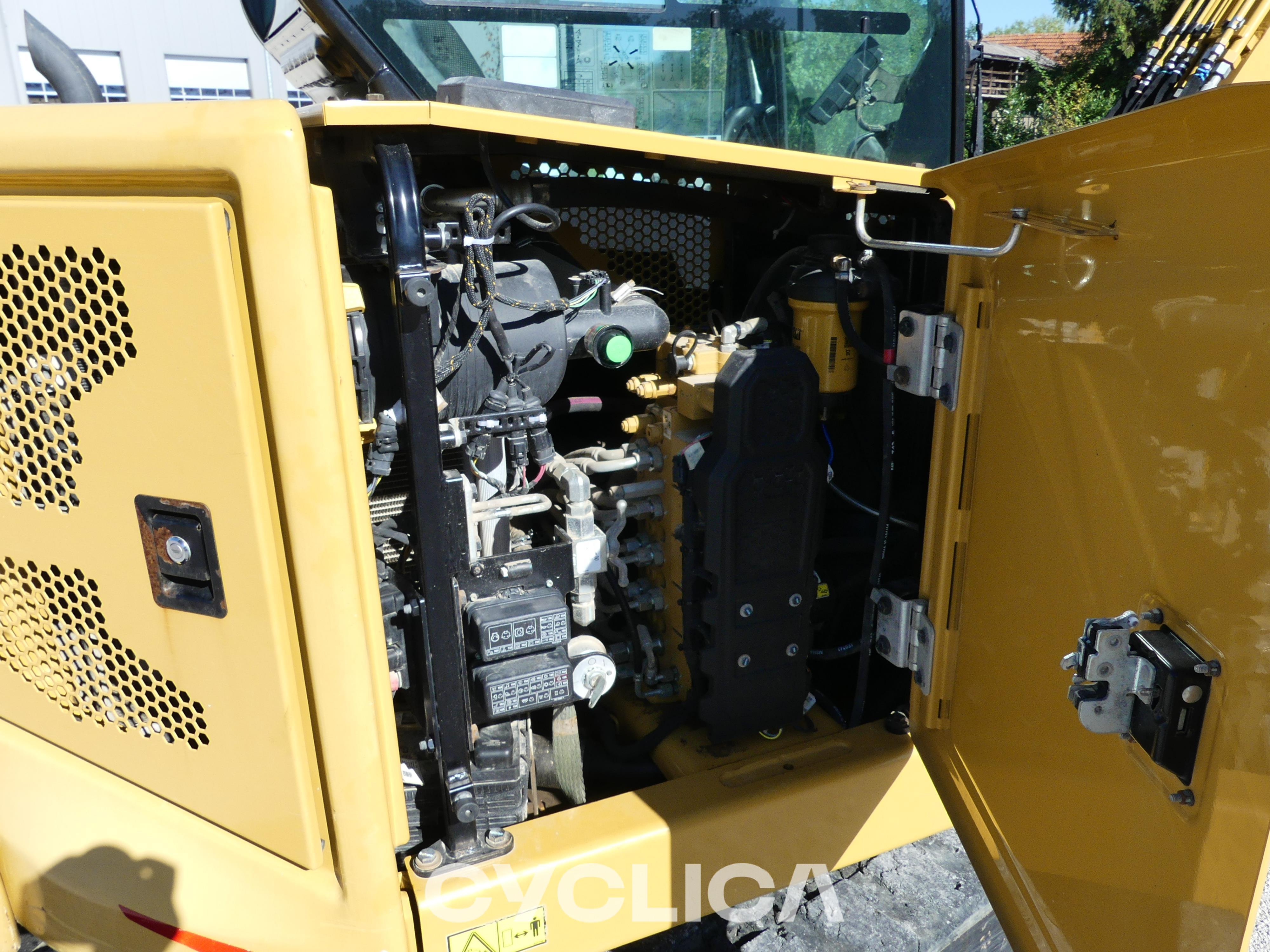 Bageri guseničari  306-07 CR [6G6] 6G600210 - 9