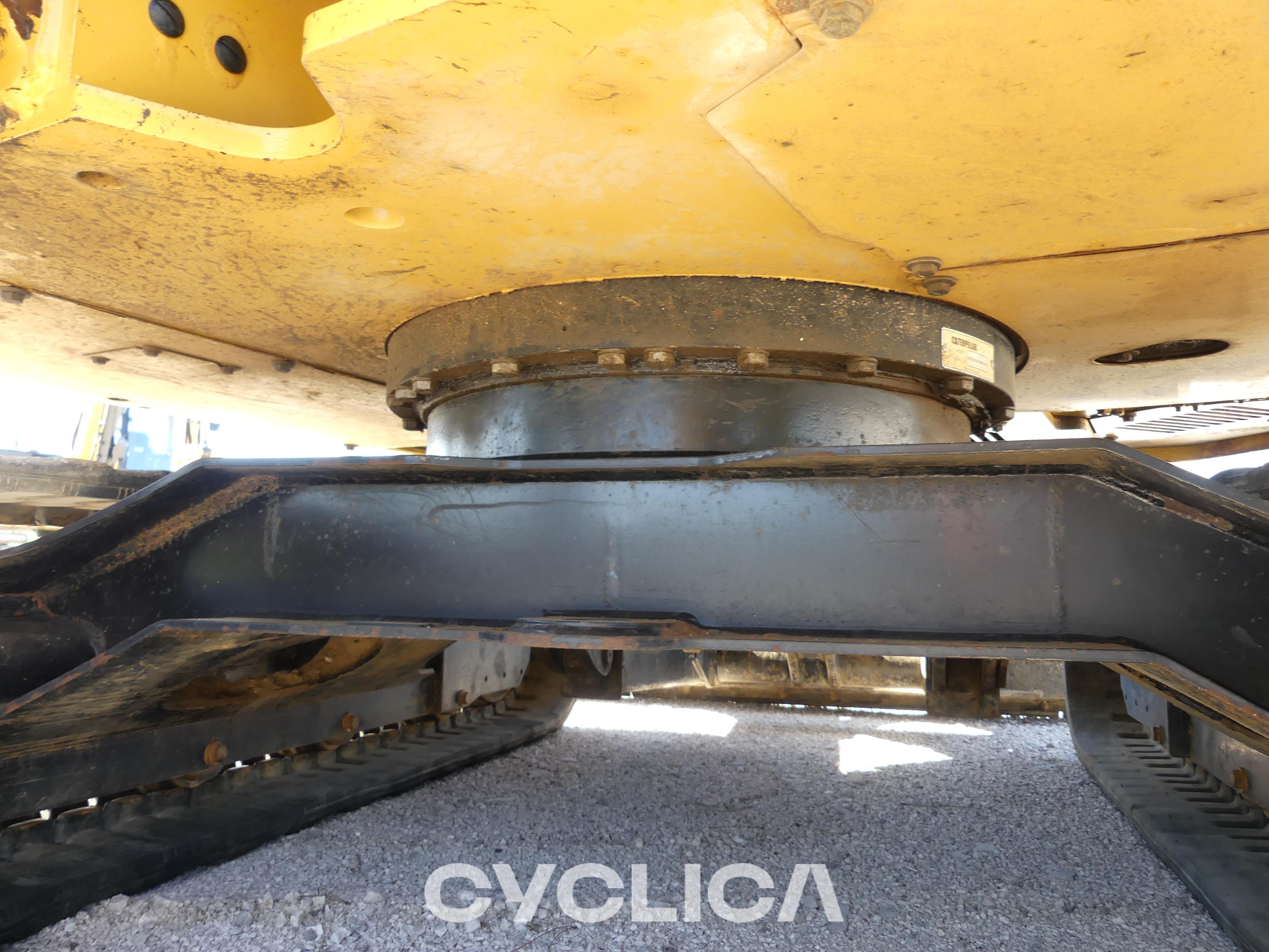 Bageri guseničari  306-07 CR [6G6] 6G600210 - 12