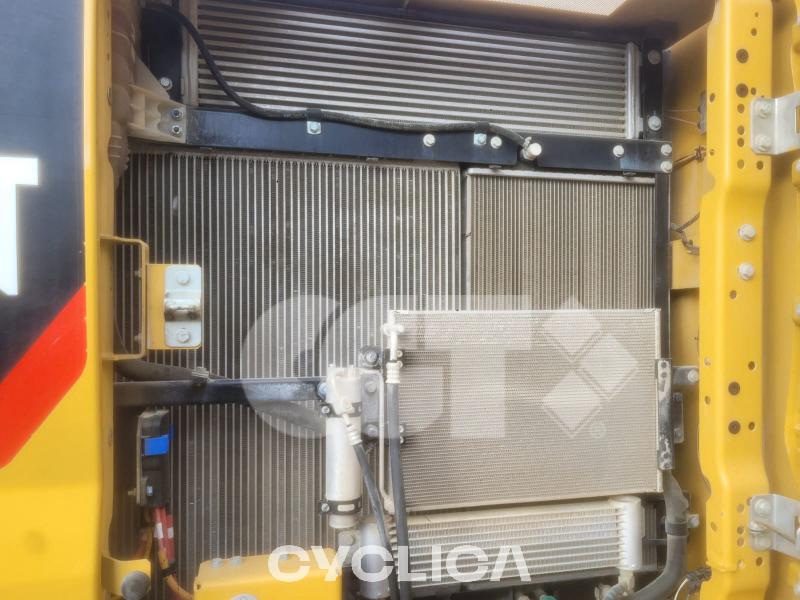 Ровокопачи-гасеничари  330 NG PFN00409 - 8