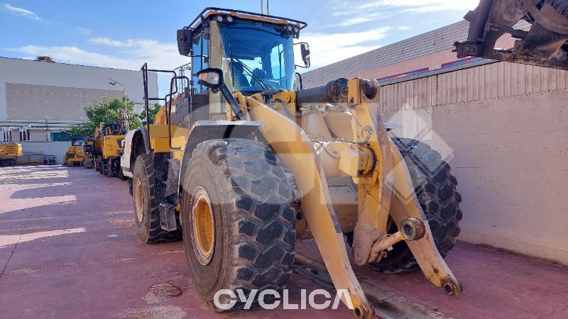 Pás Carregadoras de Rodas 966M EJA01878 - 1