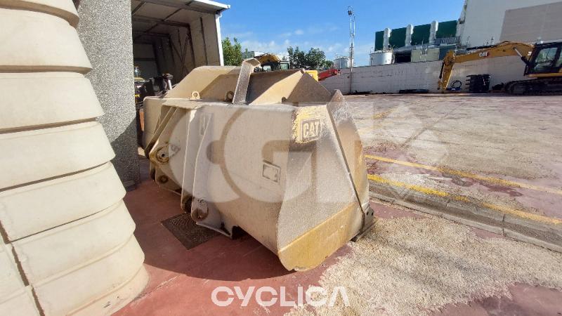 Pás Carregadoras de Rodas 966M EJA01878 - 3