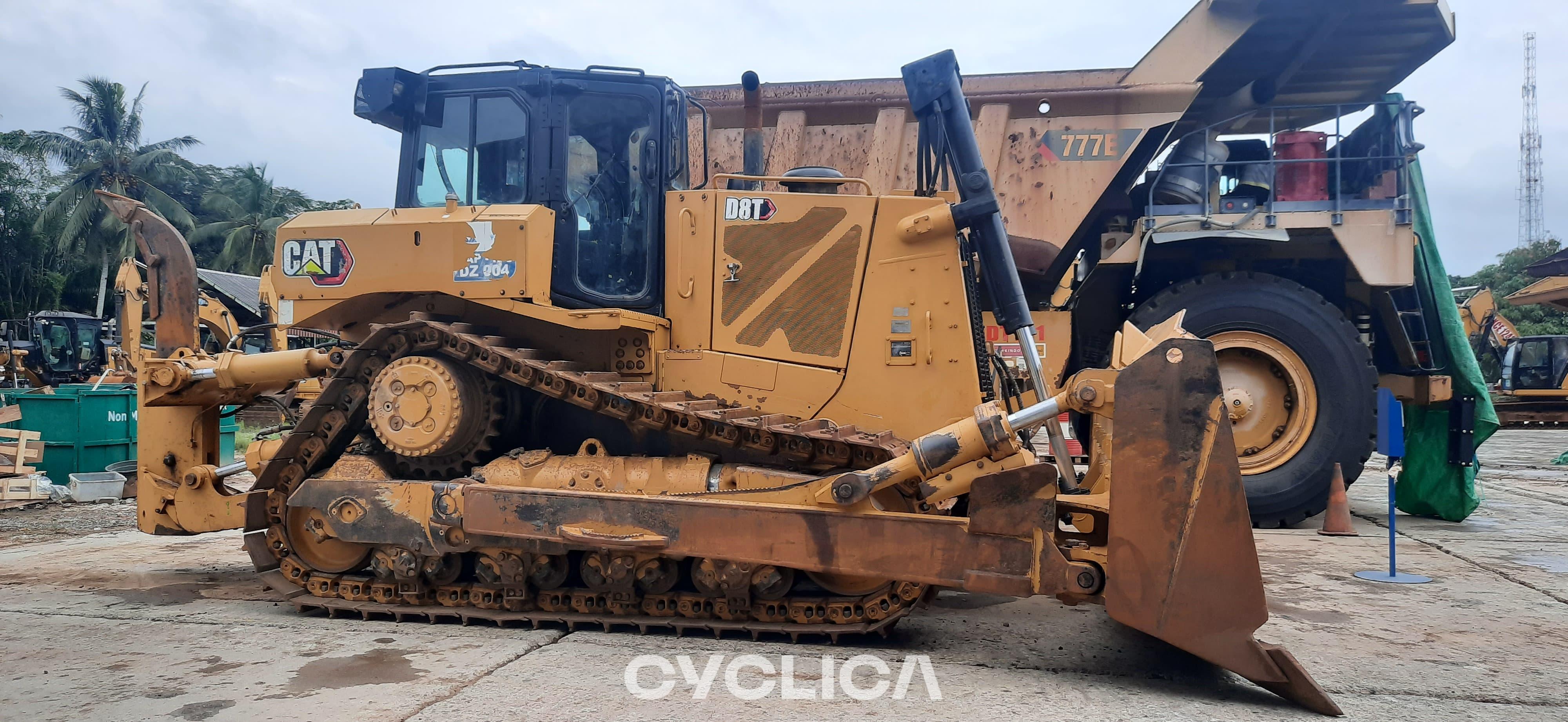 Buldozeri na lancima  D8T JJ501225 - 2