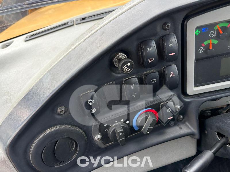Dumpera dhe kamionë të artikuluar  730C2 2T401022 - 19
