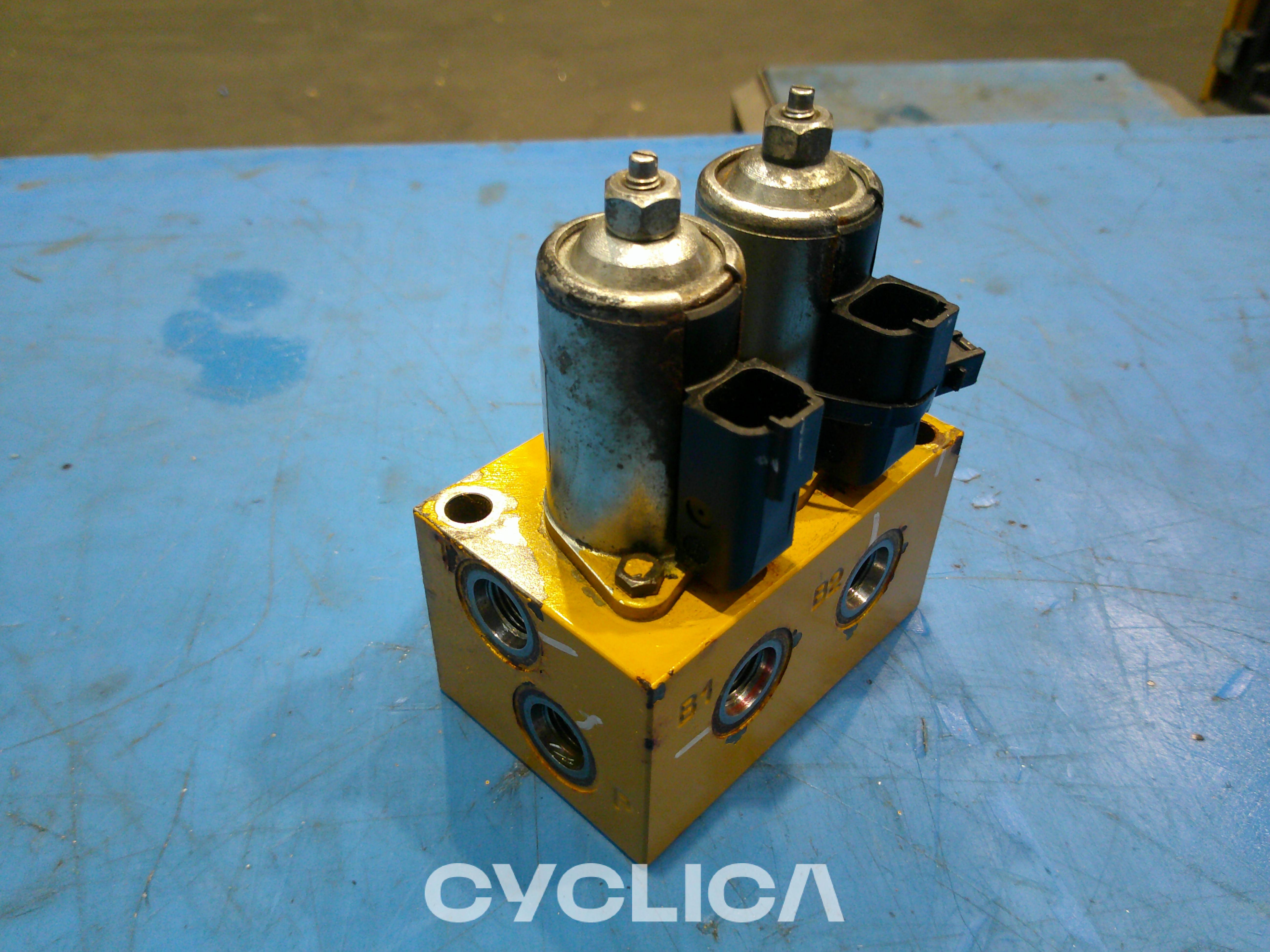 Hidraulički 320G 2597430 - 2