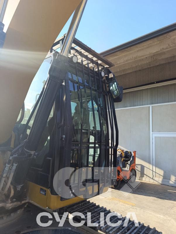 Escavadora de rastos  320GC LN YTF00279 - 4