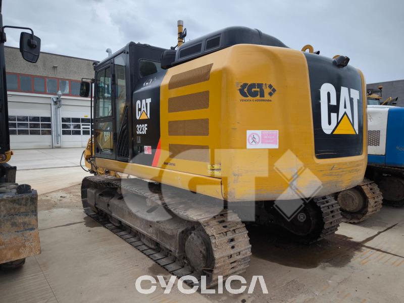 Ровокопачи-гасеничари  323F YEC10034 - 5