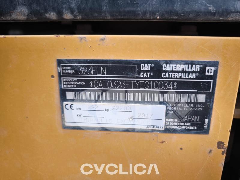 Ровокопачи-гасеничари  323F YEC10034 - 14