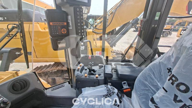 Utovarivači  972M LSJ02638 - 13