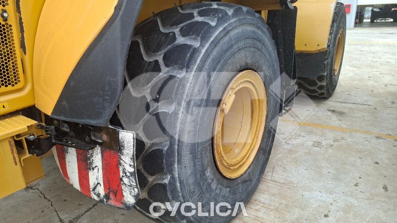 Utovarivači  972M LSJ02638 - 7