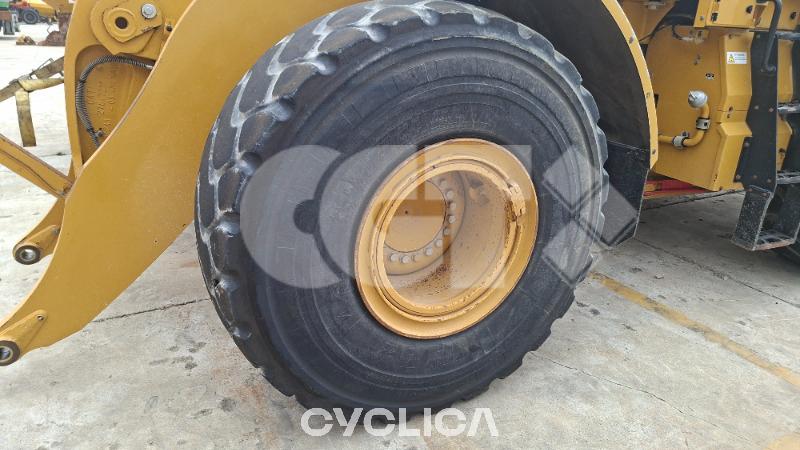 Utovarivači  972M LSJ02638 - 9