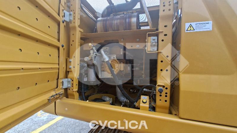 Pelles sur chenilles  330 GC TML10017 - 17