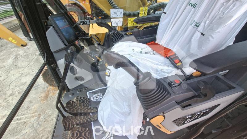 Pelles sur chenilles  330 GC TML10017 - 15