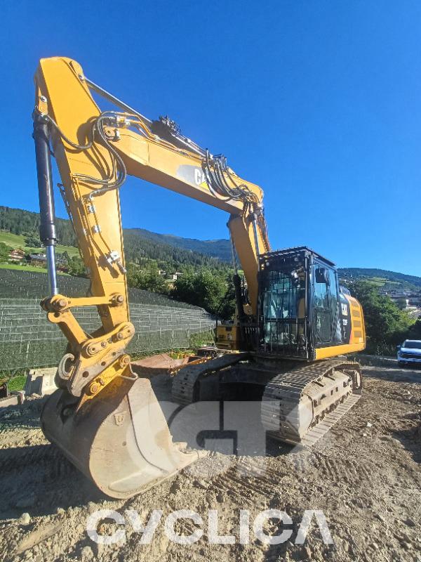 Bageri gusjeničari 323F SA FA210### - 3