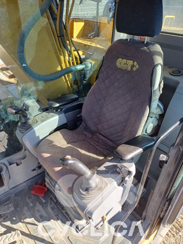 Bageri gusjeničari 323F SA FA210### - 10