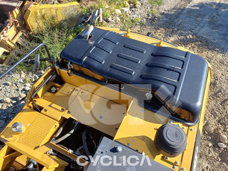 Bageri gusjeničari 323F SA FA210### - 13