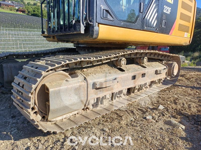 Bageri gusjeničari 323F SA FA210### - 5