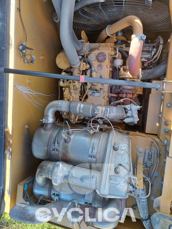 Bageri gusjeničari 323F SA FA210### - 9