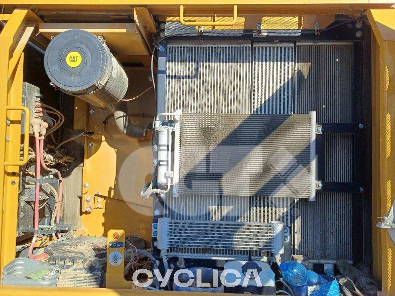 Bageri gusjeničari 323F SA FA210### - 7