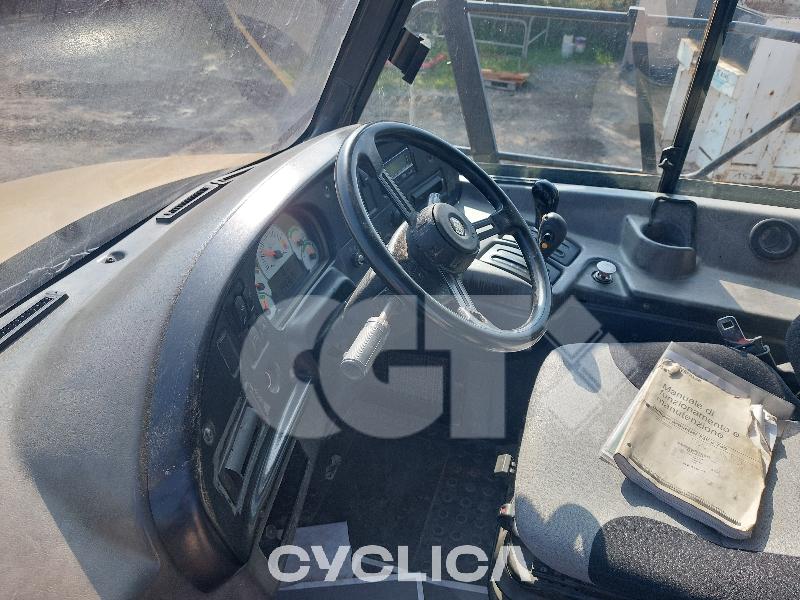 Dumpera dhe kamionë të artikuluar  740 B1P02628 - 11