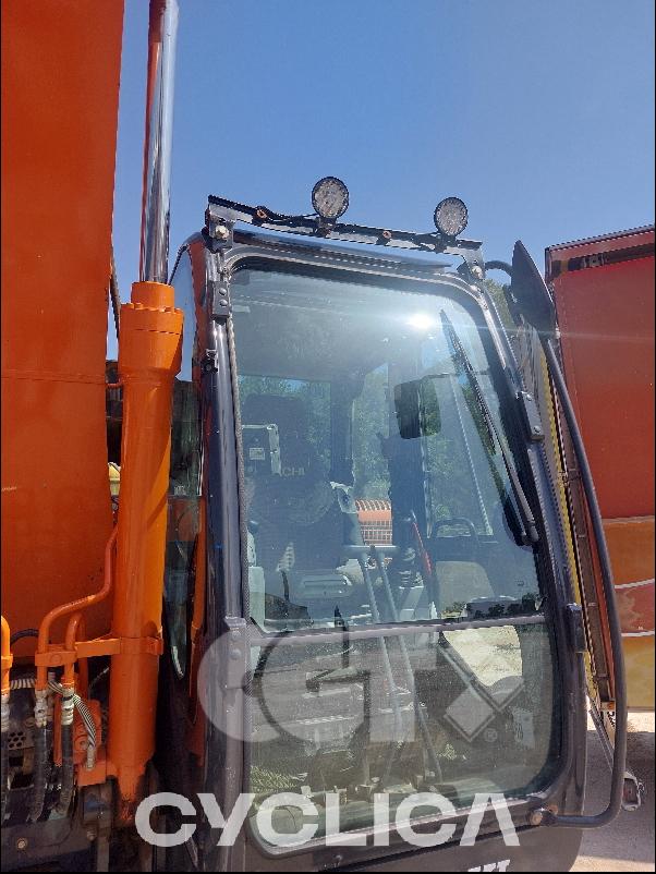 Bageri gusjeničari  ZX135US-6 J00510### - 5