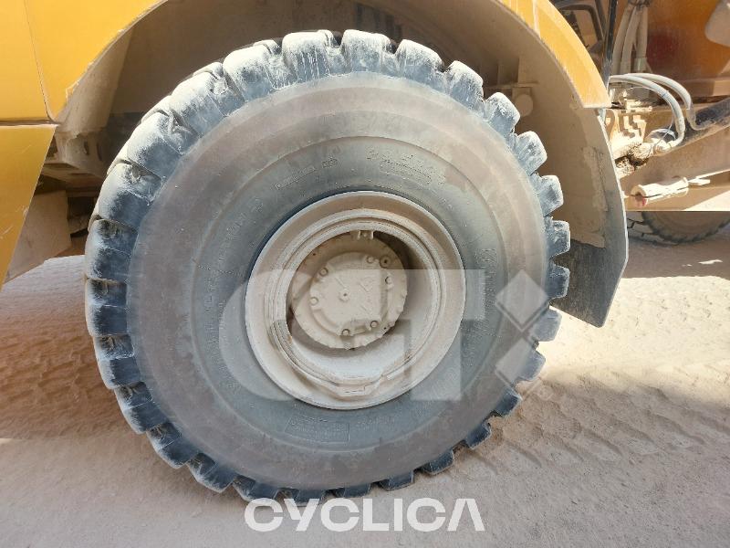 Damperi i zglobni kamioni  745 3T601### - 5