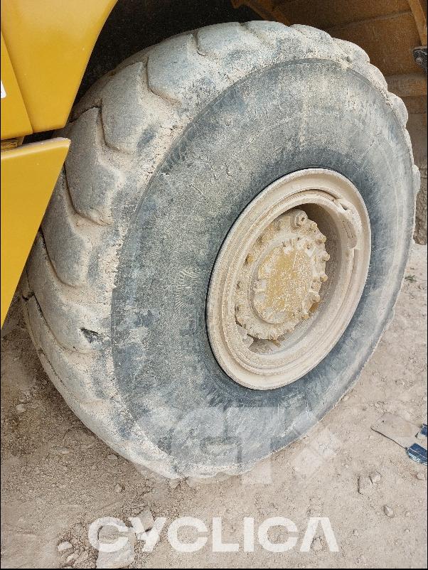 Dumpers e caminhões articulados  730 3T300### - 4