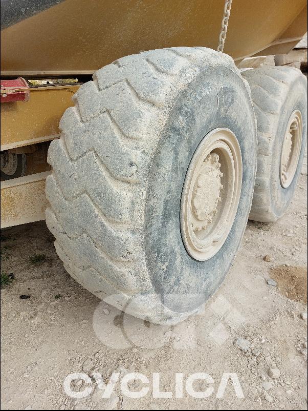 Dumpers e caminhões articulados  730 3T300### - 5