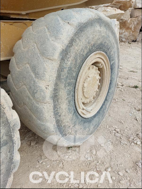 Dumpers e caminhões articulados  730 3T300### - 6
