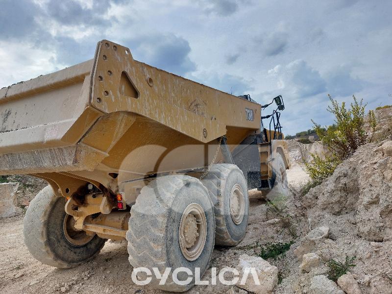 Dumpers e caminhões articulados  730 3T300### - 9