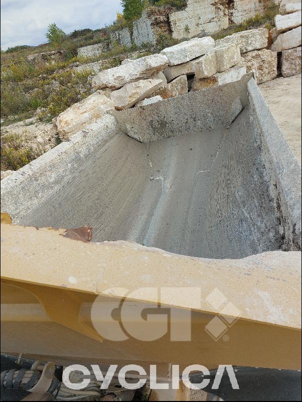 Dumpers e caminhões articulados  730 3T300### - 17