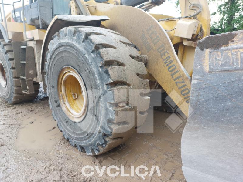 Palas cargadoras de ruedas  966M XE FL200### - 8