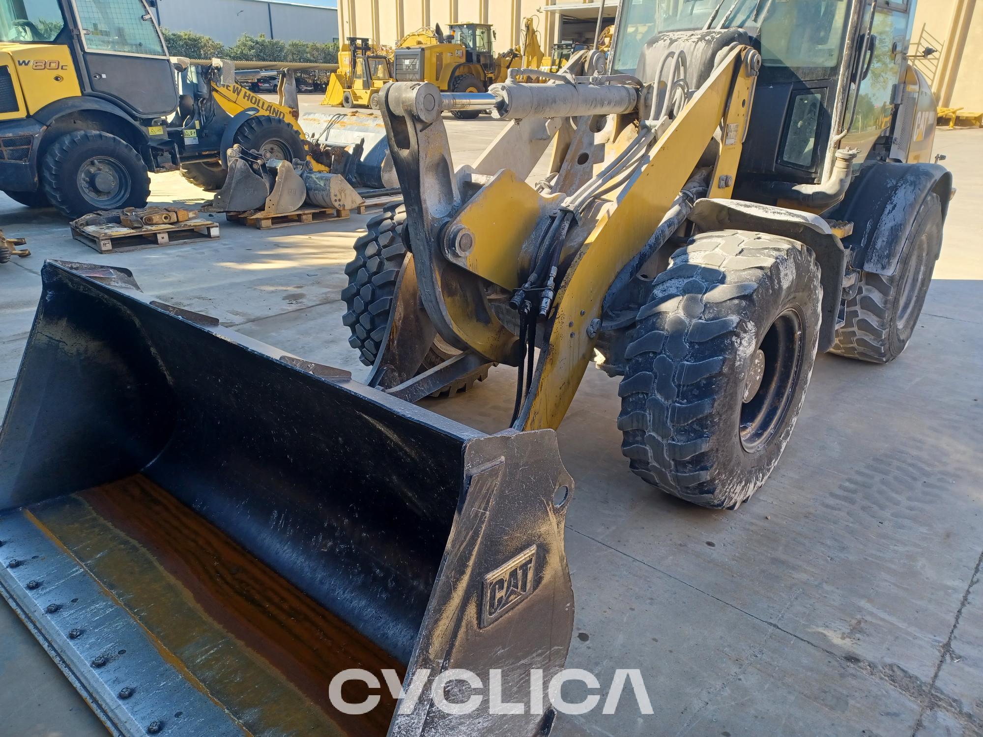 Pás Carregadoras de Rodas 908M K5800770 - 3