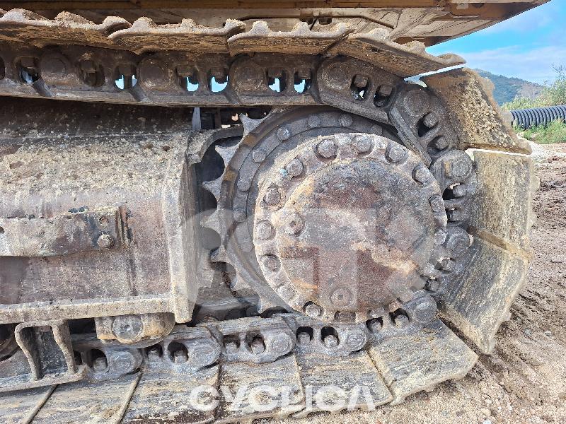 Ровокопачи-гасеничари 323F SA FA210149 - 7