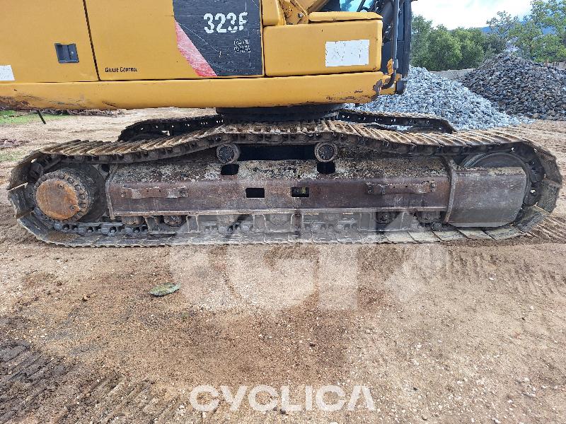 Bagri goseničarji 323F SA FA210149 - 9