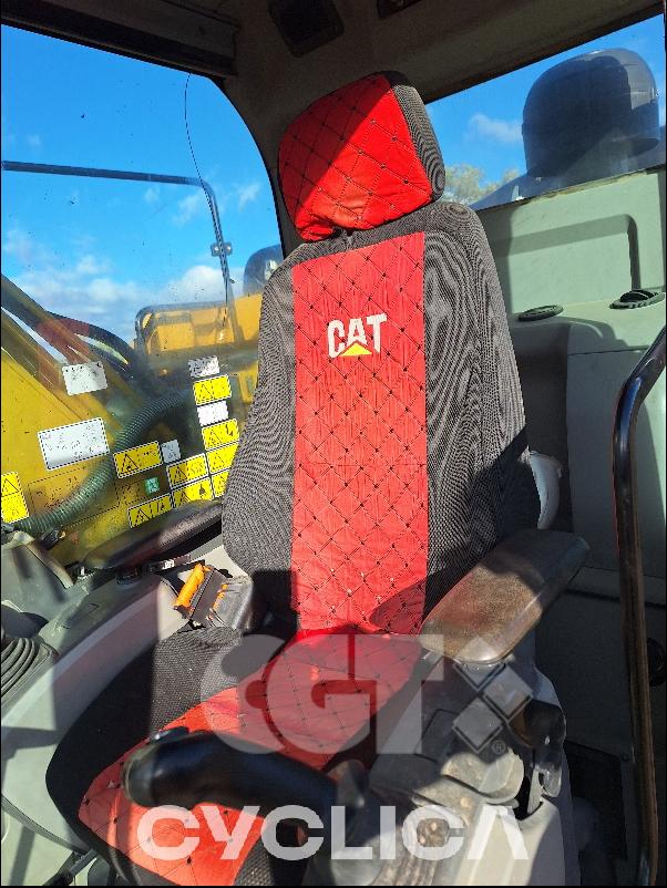 Bagri goseničarji 323F SA FA210149 - 13