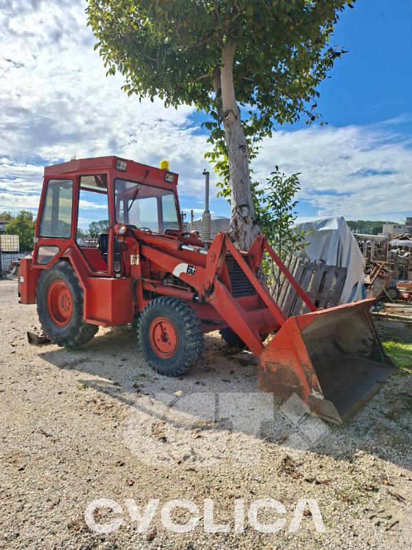 Rovokopači-utovarivači 67BDT EU05245M0UPV### - 1