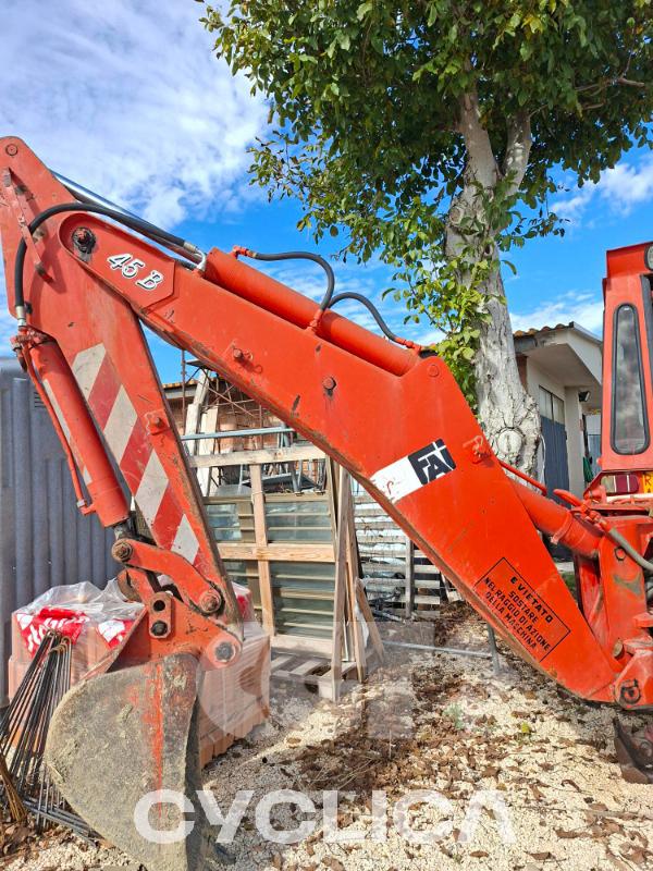 Rovokopači-utovarivači 67BDT EU05245M0UPV### - 8