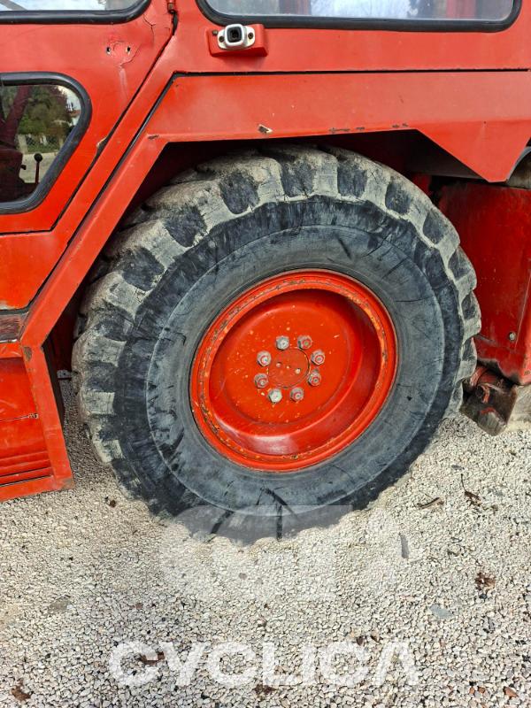 Rovokopači-utovarivači 67BDT EU05245M0UPV### - 9